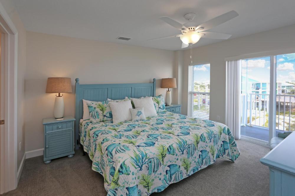 Three-Bedroom Apartment - Oceanfront interior